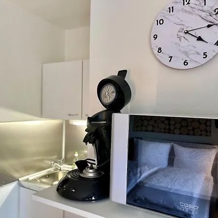 Mini Mit Pool Nutzung & Balkon