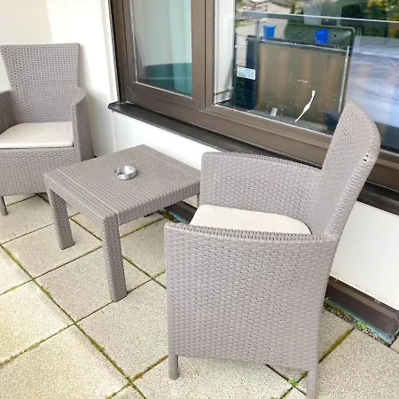 Mini Mit Pool Nutzung & Balkon